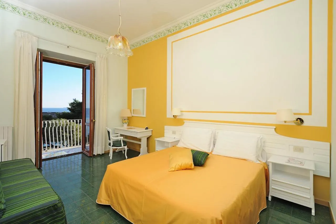 Hotel La Bussola Amalfi 4*,
