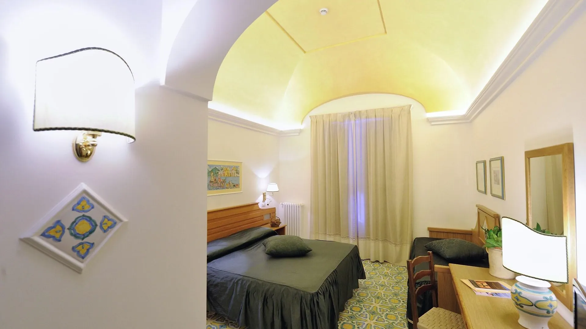 Hotel La Bussola Amalfi