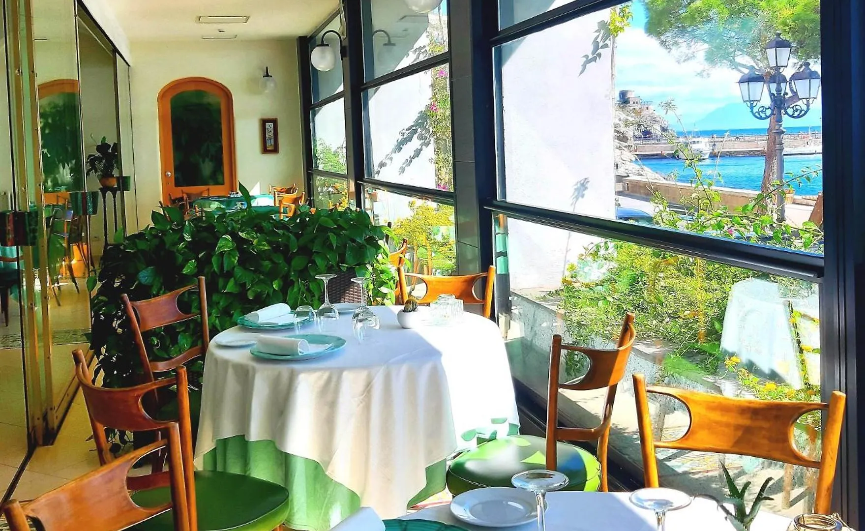 Hotel La Bussola Amalfi 4*,