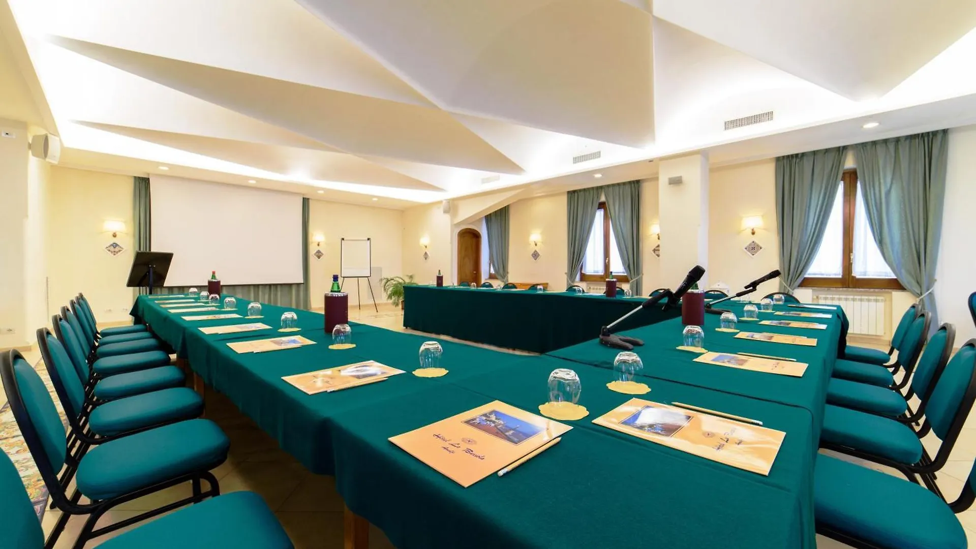 Hotel La Bussola Amalfi Italia