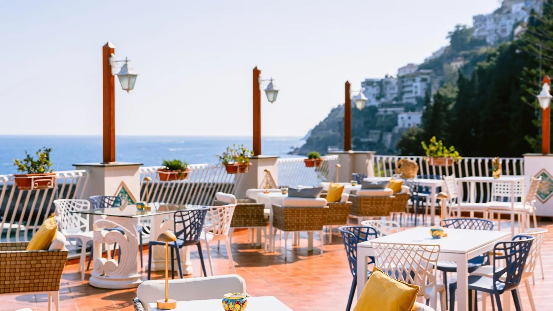 Hotel La Bussola Amalfi 4*,  Italia