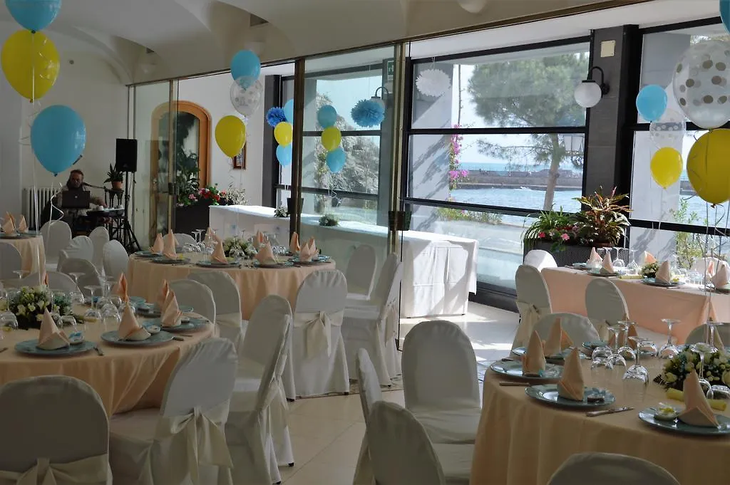 Hotel La Bussola Amalfi 4*,