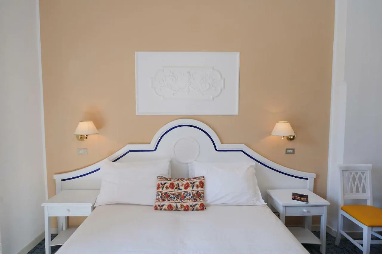 Hotel La Bussola Amalfi Italia