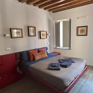 Apartment The Lovers